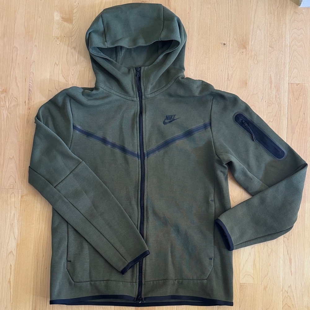 Nike Men's Olive Green Performance Jacket